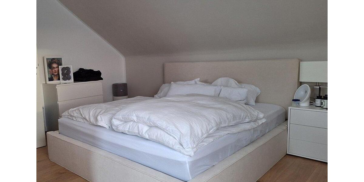 Dachgeschoßwohnung Mönchengladbach West - 2 Zimmer, 70 m&sup2;, 690&euro; | Angebot:26688502