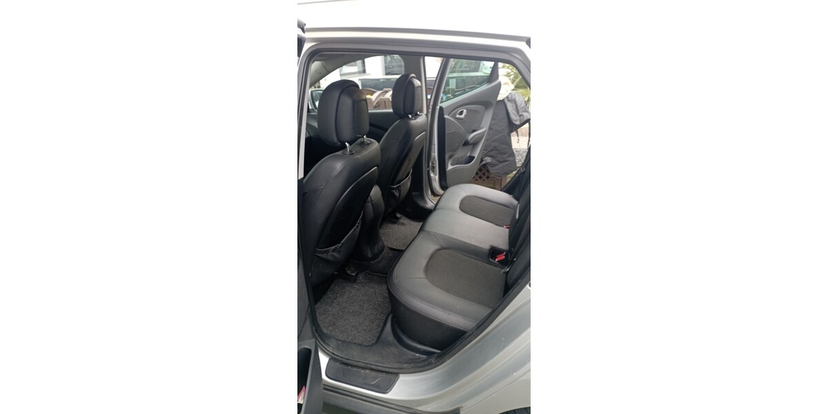 Hyundai IX35 166.000 km 7.950 &euro; Krefeld 47798