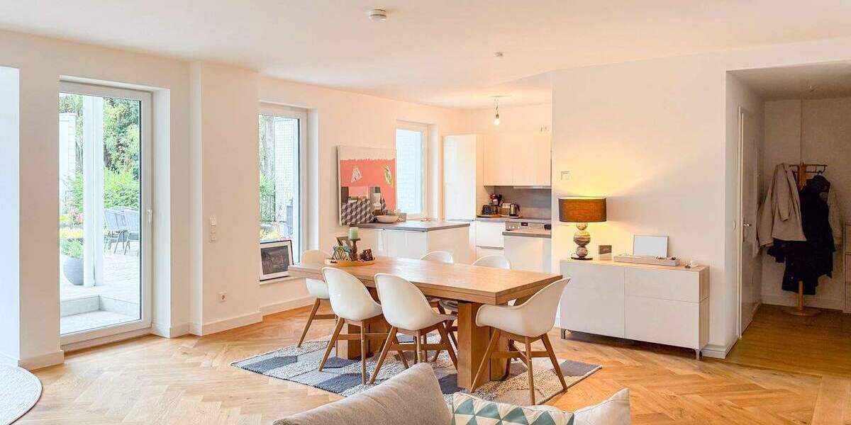 Etagenwohnung Düsseldorf Friedrichstadt - 3 Zimmer, 162 m&sup2;, 2.500&euro; | Angebot:25738818