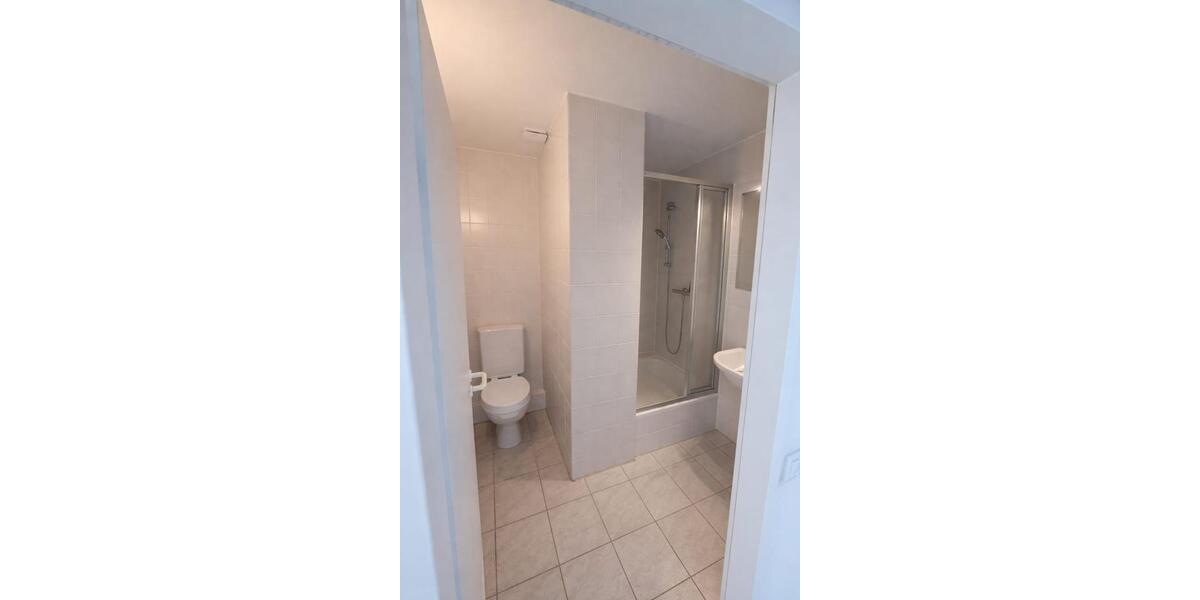 Dachgeschoßwohnung Krefeld Cracau - 3 Zimmer, 86 m&sup2;, 600&euro; | Angebot:26286777