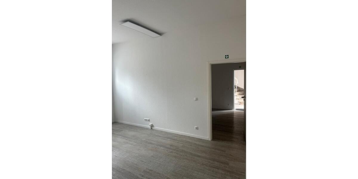 Gewerbeobjekt Mönchengladbach Süd - 2.000&euro; | Angebot:25084243