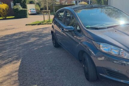Ford Fiesta 71.500 km 5.000 &euro; Duisburg 47058