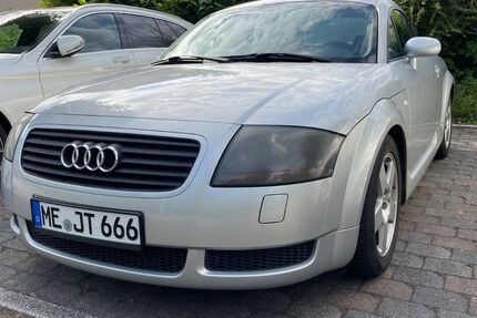 Audi TT 240.097 km 2.222 &euro; Hilden 40724