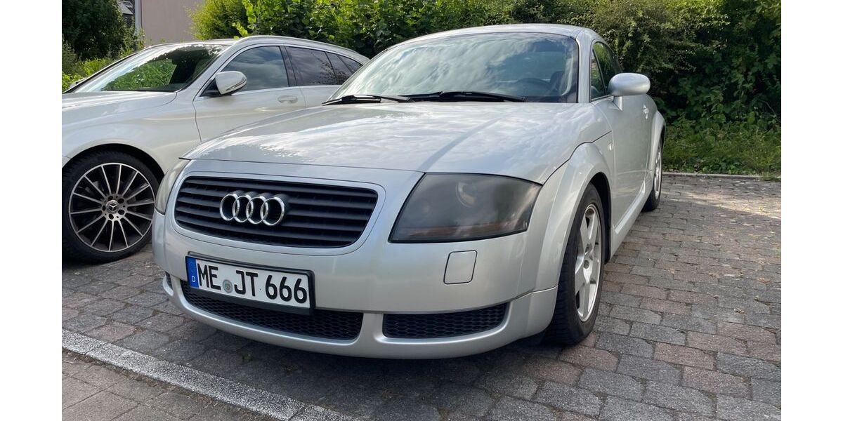 Audi TT 240.097 km 2.222 &euro; Hilden 40724