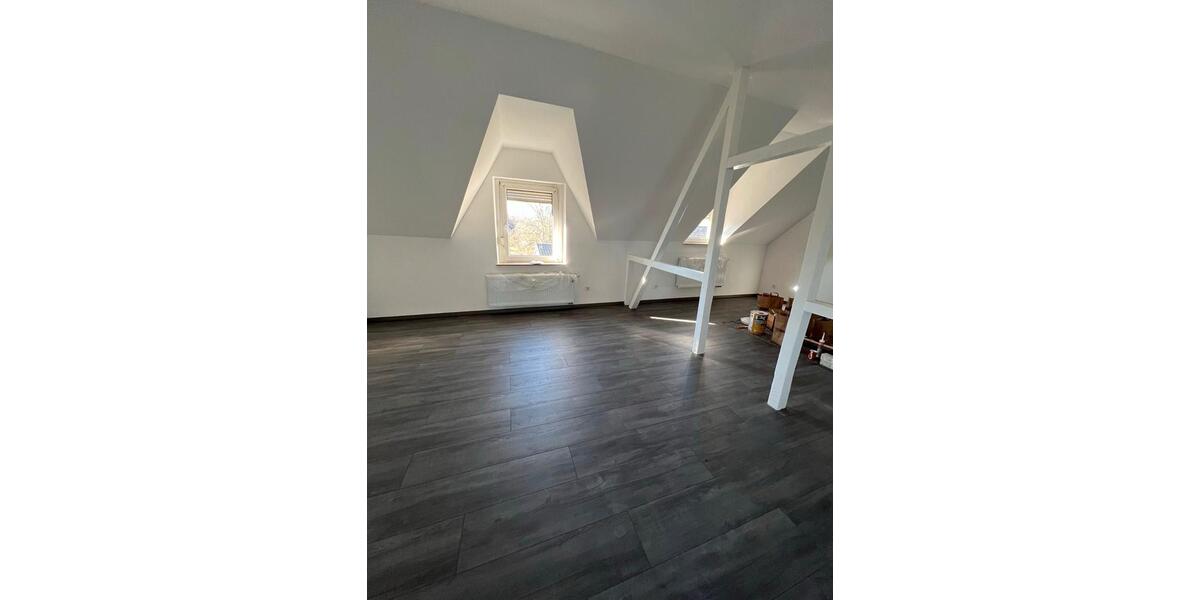 Dachgeschoßwohnung Mülheim an der Ruhr Broich - 2 Zimmer, 82 m&sup2;, 705&euro; | Angebot:26626173