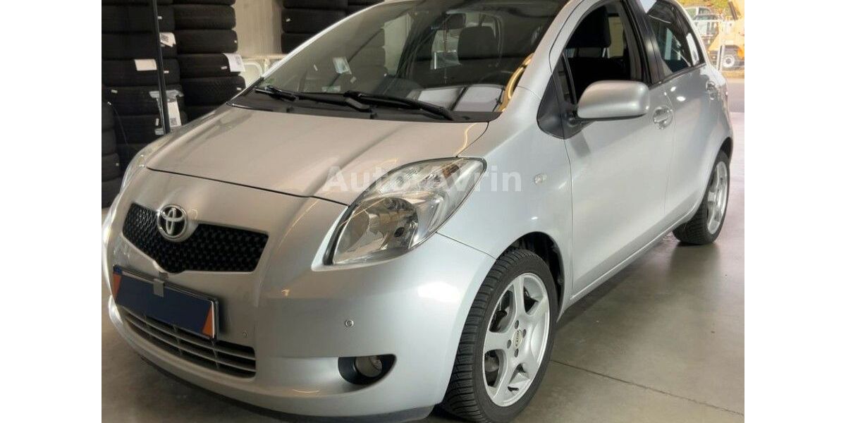Toyota Yaris 114.029 km 6.999 &euro; Mönchengladbach 41238