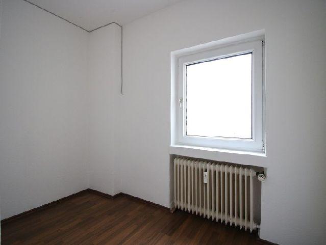 Etagenwohnung Krefeld - 2 Zimmer, 65 m&sup2;, 500&euro; | Angebot:25255768