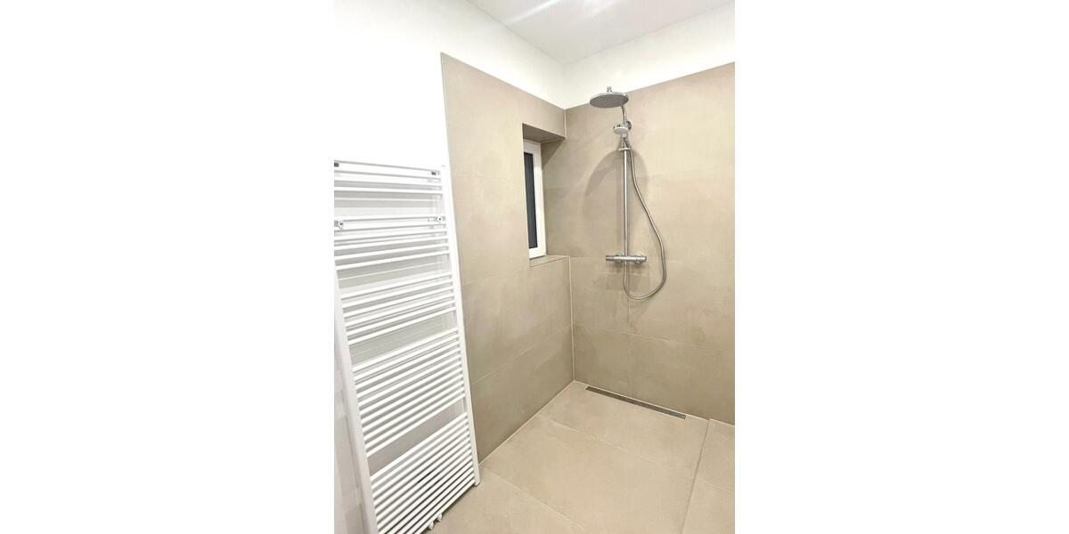 Doppelhaushälfte Düsseldorf Stadtbezirk 6 - 10 Zimmer, 275 m&sup2;, 4.650&euro; | Angebot:25945129