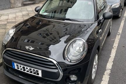 Mini ONE 142.473 km 6.000 &euro; Düsseldorf 40477