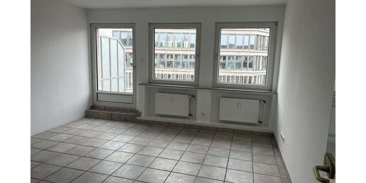 Etagenwohnung Düsseldorf Stadtmitte - 2 Zimmer, 82 m&sup2;, 1.380&euro; | Angebot:25197104