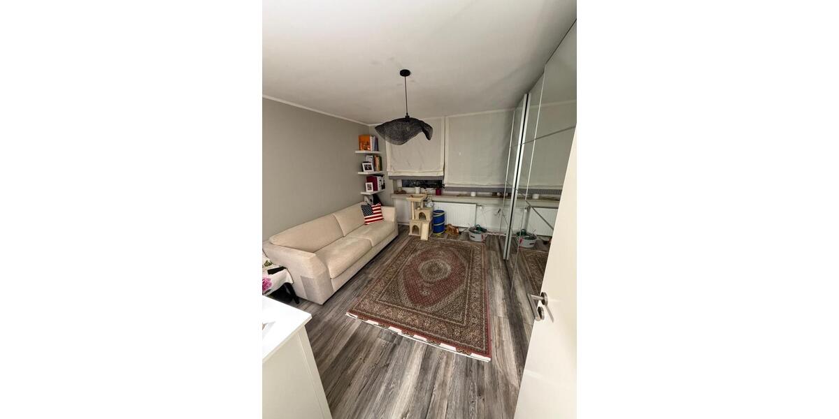 Mehrfamilienhaus, Wohnhaus Düsseldorf Stadtbezirk 5 - 3 Zimmer, 70 m&sup2;, 1.000&euro; | Angebot:25993242