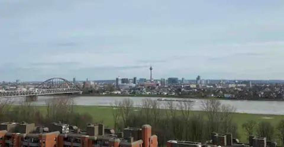 Etagenwohnung Neuss - 2 Zimmer, 70 m&sup2;, 1.300&euro; | Angebot:25961178