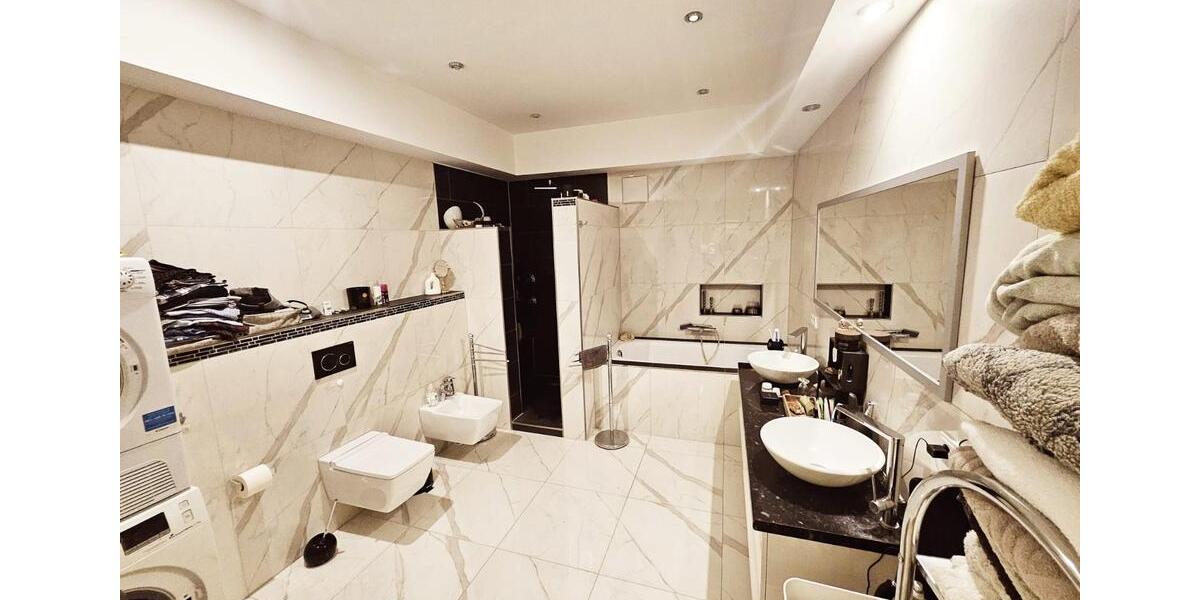 Etagenwohnung Mönchengladbach Süd - 2 Zimmer, 132 m&sup2;, 199.000&euro; | Angebot:25043820