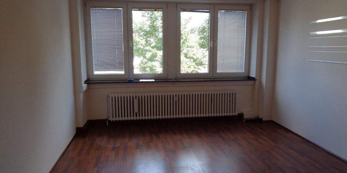 Gewerbeobjekt Düsseldorf Stadtmitte - 5 Zimmer, 215 m&sup2;, 1.950&euro; | Angebot:25845238