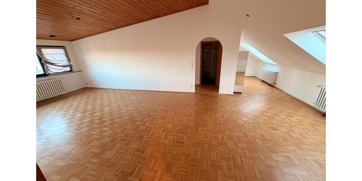 Dachgeschoßwohnung Duisburg Ruhrort - 3.5 Zimmer, 87 m&sup2;, 900&euro; | Angebot:25378647