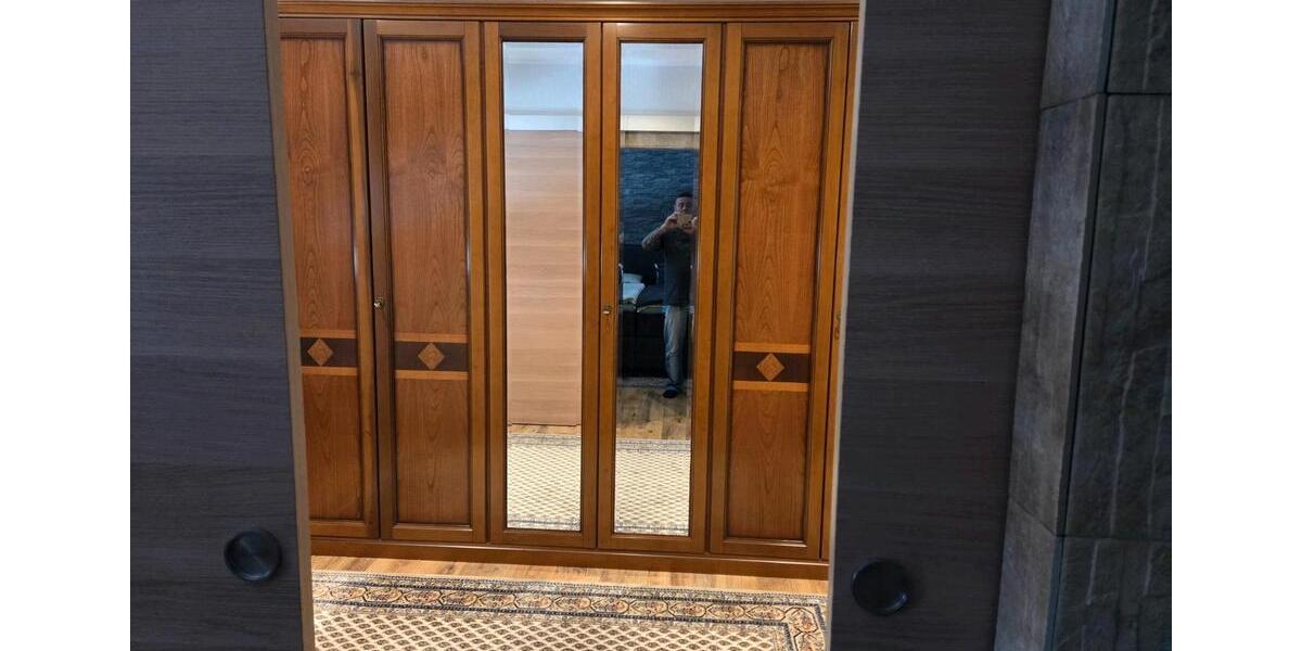 Dachgeschoßwohnung Krefeld Cracau - 3 Zimmer, 85 m&sup2;, 140.000&euro; | Angebot:26084764