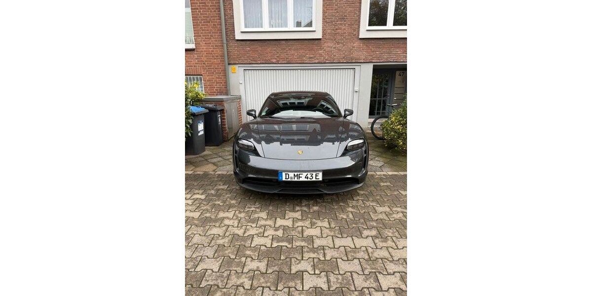 Porsche Taycan 64.000 km 55.900 &euro; Düsseldorf 40545