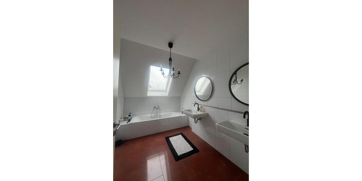 Maisonettenwohnung Mönchengladbach Süd - 3 Zimmer, 90 m&sup2;, 1.460&euro; | Angebot:25395138