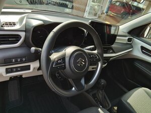 Suzuki Swift Comfort CVT Hybrid +Navi+RCam+TotW+ 2.108 km 19.890 &euro; Meerbusch 40667