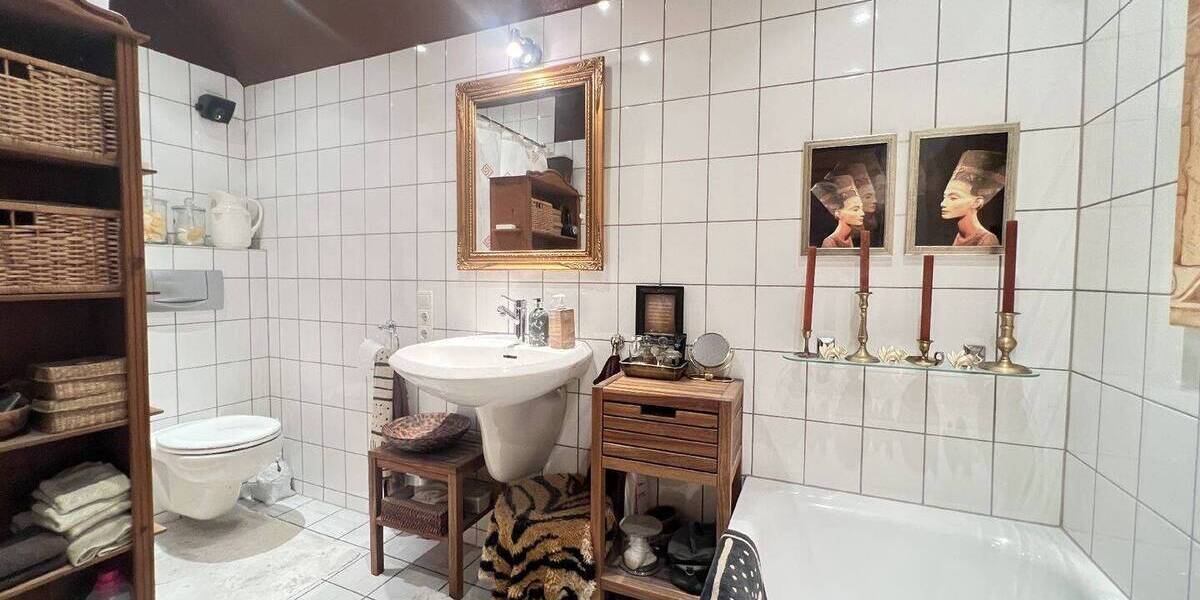 Mehrfamilienhaus, Wohnhaus Mönchengladbach-Rheindahlen Broich - 8 Zimmer, 241 m&sup2;, 359.000&euro; | Angebot:25744856