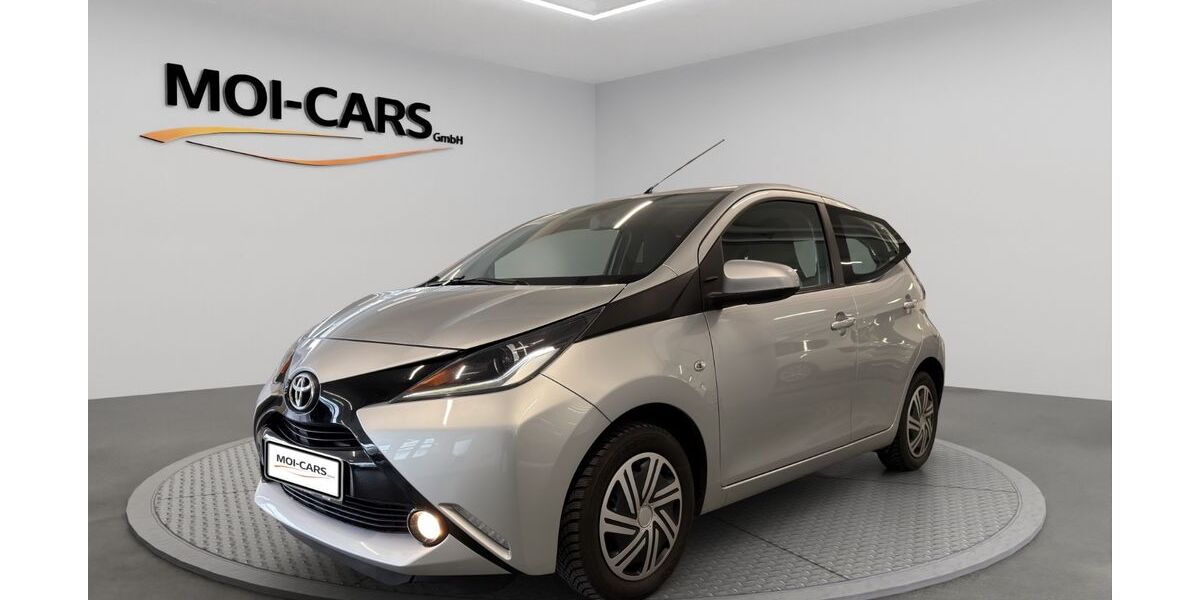 Toyota Aygo (X) 85.990 km 9.890 &euro; Krefeld 47805