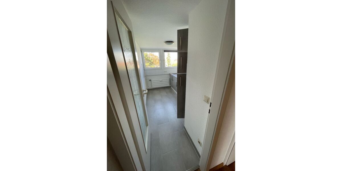 Provisionsfrei* SOFORT FREI! Rhein-nah - 2-Zm Penthouse Oberkassel - renoviert, Klimaanlage Einbauküche 55m² - Einfamilienhaus Düsseldorf Oberkassel | Angebot:25926108
