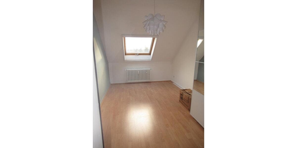 Dachgeschoßwohnung Mönchengladbach West - 3 Zimmer, 57 m&sup2;, 520&euro; | Angebot:26008394