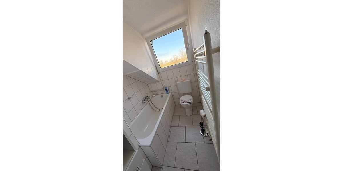 Dachgeschoßwohnung Duisburg Huckingen - 2 Zimmer, 58 m&sup2;, 865&euro; | Angebot:26532663