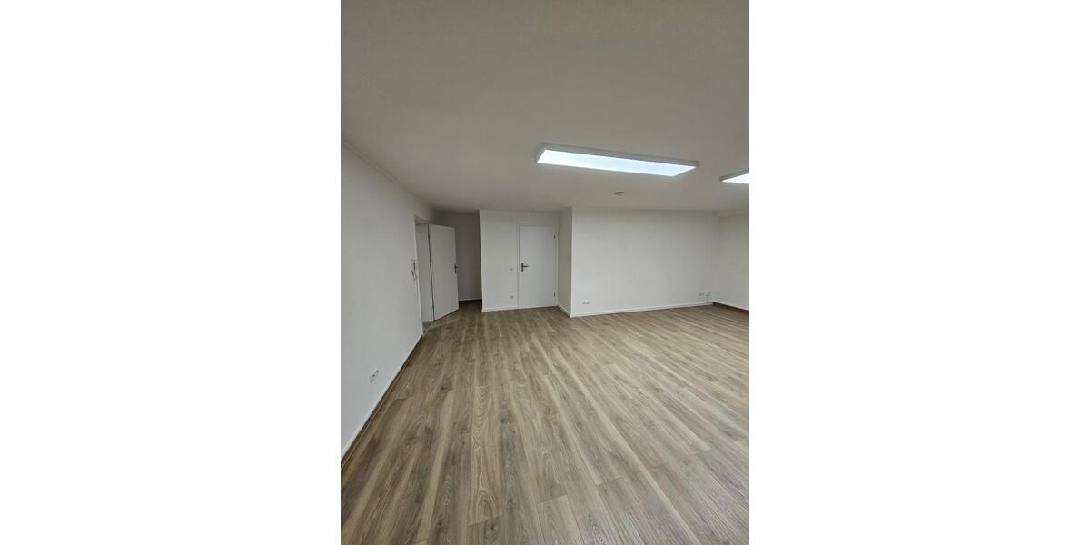 Etagenwohnung Wegberg - 3 Zimmer, 100 m&sup2;, 880&euro; | Angebot:25926359