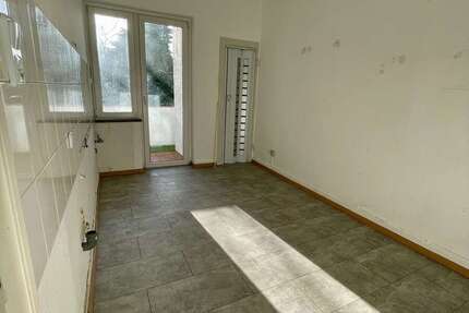 Wohnung Mönchengladbach Süd - 3 Zimmer, 95 m&sup2;, 900&euro; | Angebot:23538617