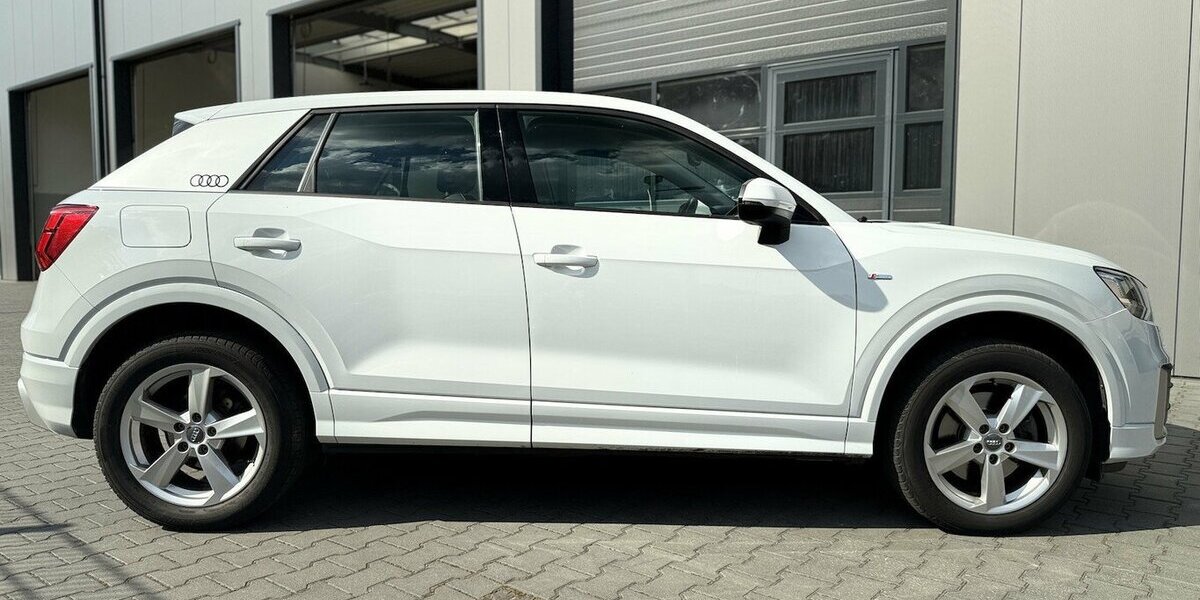 Audi Q2 35 TDI Sport / S Line / KeylessGO / AHK 55.000 km 24.680 &euro; Mönchengladbach 41066