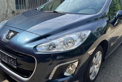 Peugeot 308 71.000 km 5.450 &euro; Mönchengladbach 41069