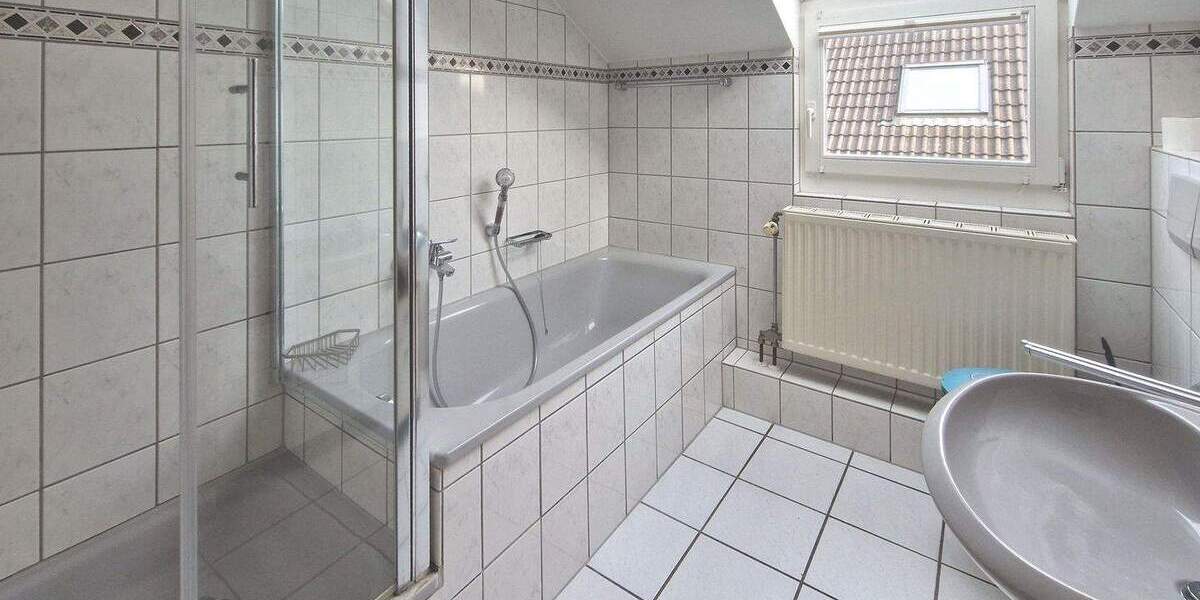 Etagenwohnung Mönchengladbach Ohler - 3 Zimmer, 77 m&sup2;, 220.000&euro; | Angebot:25779601