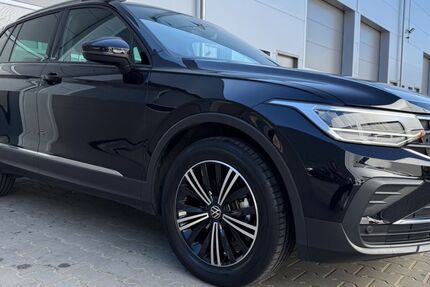 VW Tiguan 35.211 km 24.998 &euro; Willich 47877