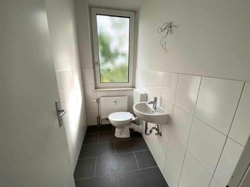 Etagenwohnung Ratingen Tiefenbroich - 3 Zimmer, 81 m&sup2;, 823&euro; | Angebot:25679107