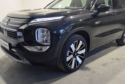 Mitsubishi Plug-in Hybrid Outlander 6.999 km 47.400 &euro; Mönchengladbach 41061