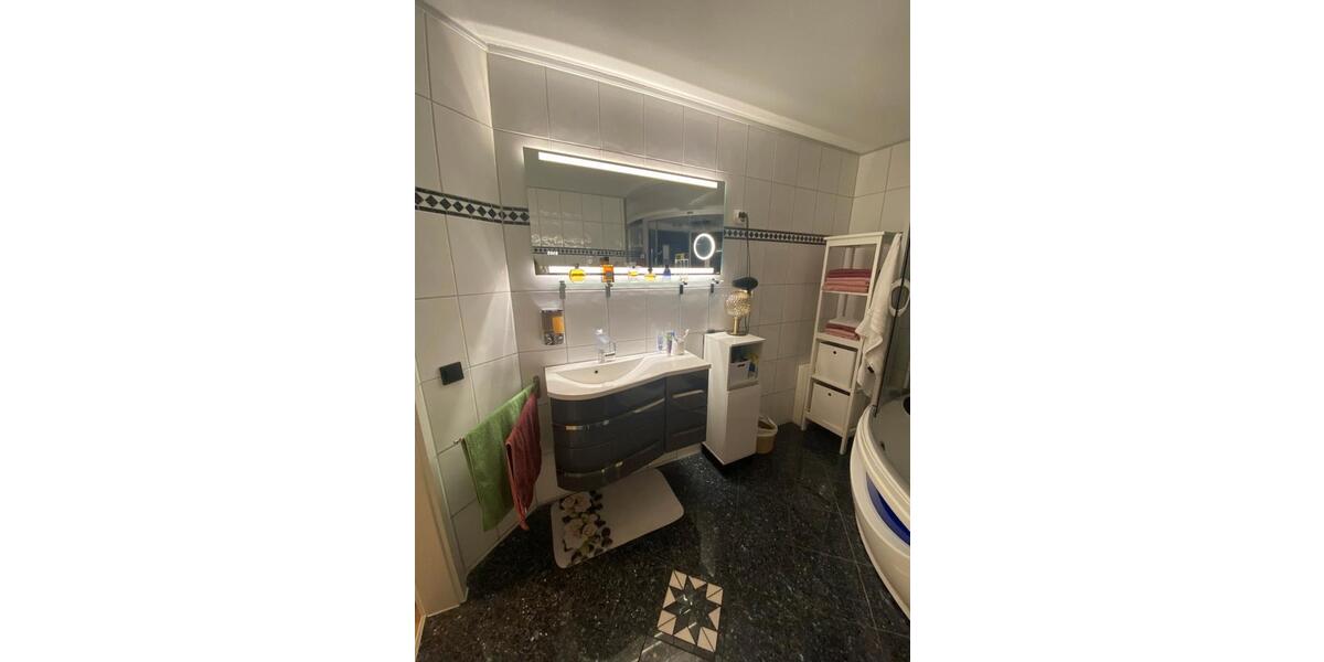 Dachgeschoßwohnung Mönchengladbach Süd - 3 Zimmer, 87 m&sup2;, 199.000&euro; | Angebot:26766627