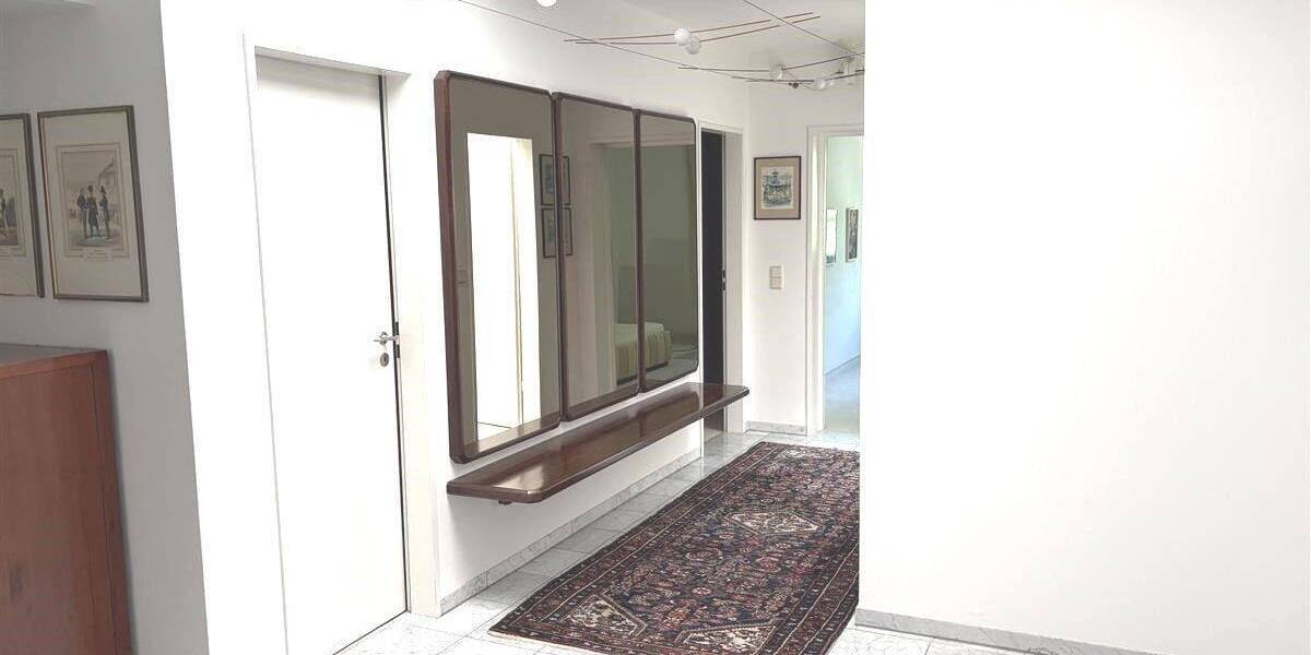 Etagenwohnung Krefeld Cracau - 6 Zimmer, 193 m&sup2;, 379.000&euro; | Angebot:25686084