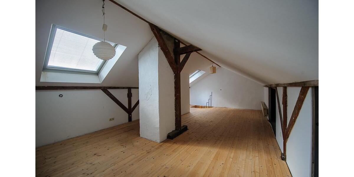 Einfamilienhaus Brüggen - 9 Zimmer, 200 m&sup2;, 450.000&euro; | Angebot:23836303