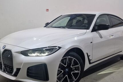 BMW i4 5.344 km 43.900 &euro; Mönchengladbach 41061
