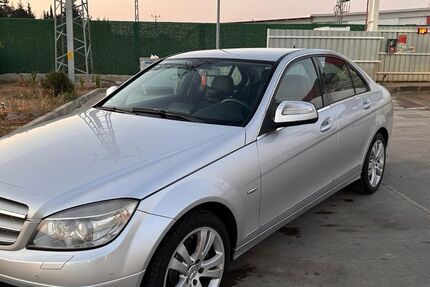 Mercedes-Benz C 220 300.100 km 5.490 &euro; Duisburg 47137