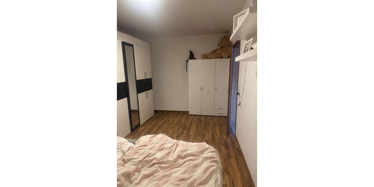 Dachgeschoßwohnung Duisburg Essenberg - 3 Zimmer, 76 m&sup2;, 680&euro; | Angebot:26632424