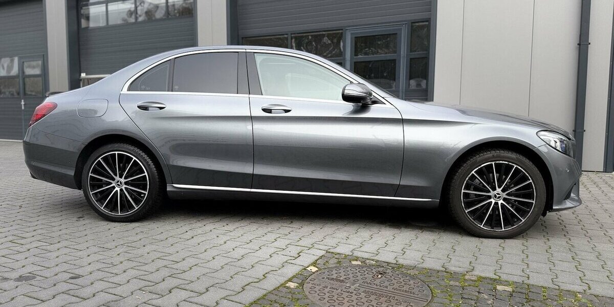 Mercedes-Benz C 220 Designo / AMG / LED / 360° Cam / Allrad 220.000 km 20.990 &euro; Mönchengladbach 41066