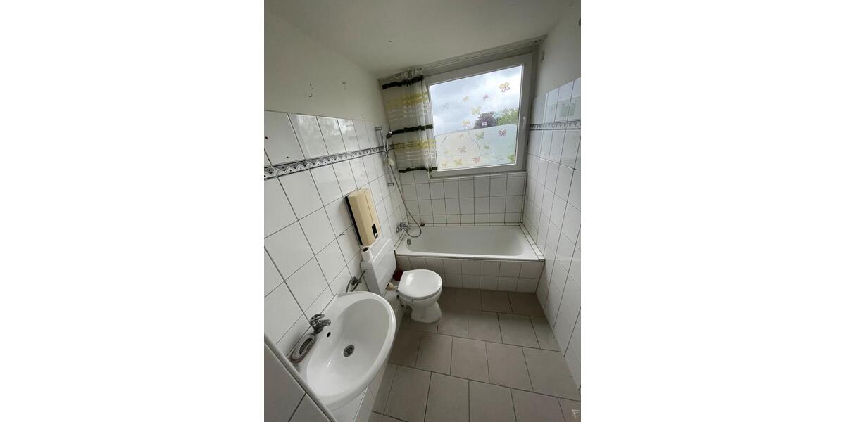 Etagenwohnung Mönchengladbach Süd - 1 Zimmer, 66 m&sup2;, 600&euro; | Angebot:26638353