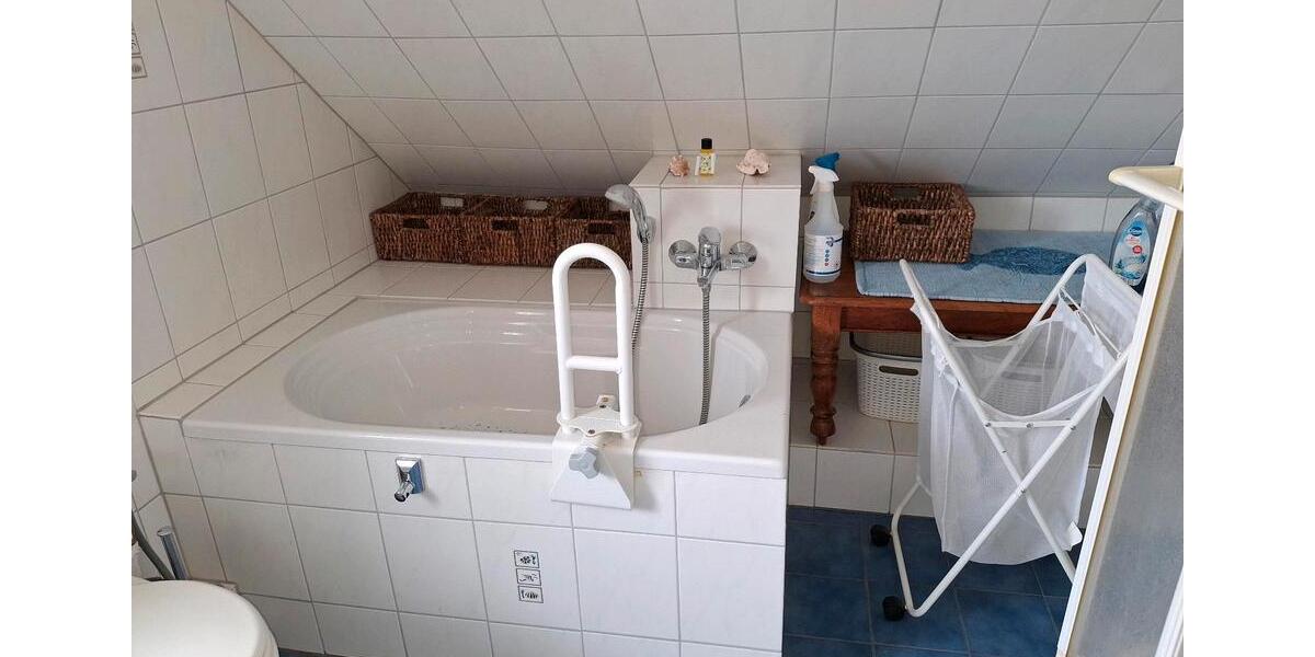 Dachgeschoßwohnung Mönchengladbach West - 1 Zimmer, 45 m&sup2;, 570&euro; | Angebot:26587510