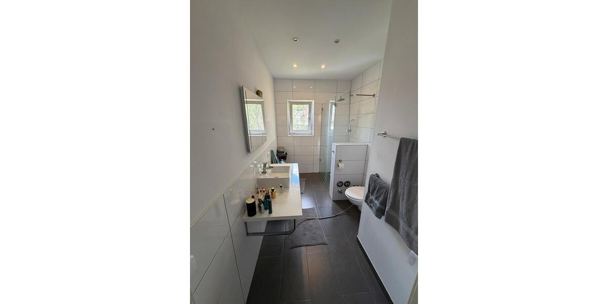 Etagenwohnung Krefeld Gellep-Stratum - 3 Zimmer, 90 m&sup2;, 1.050&euro; | Angebot:26664018