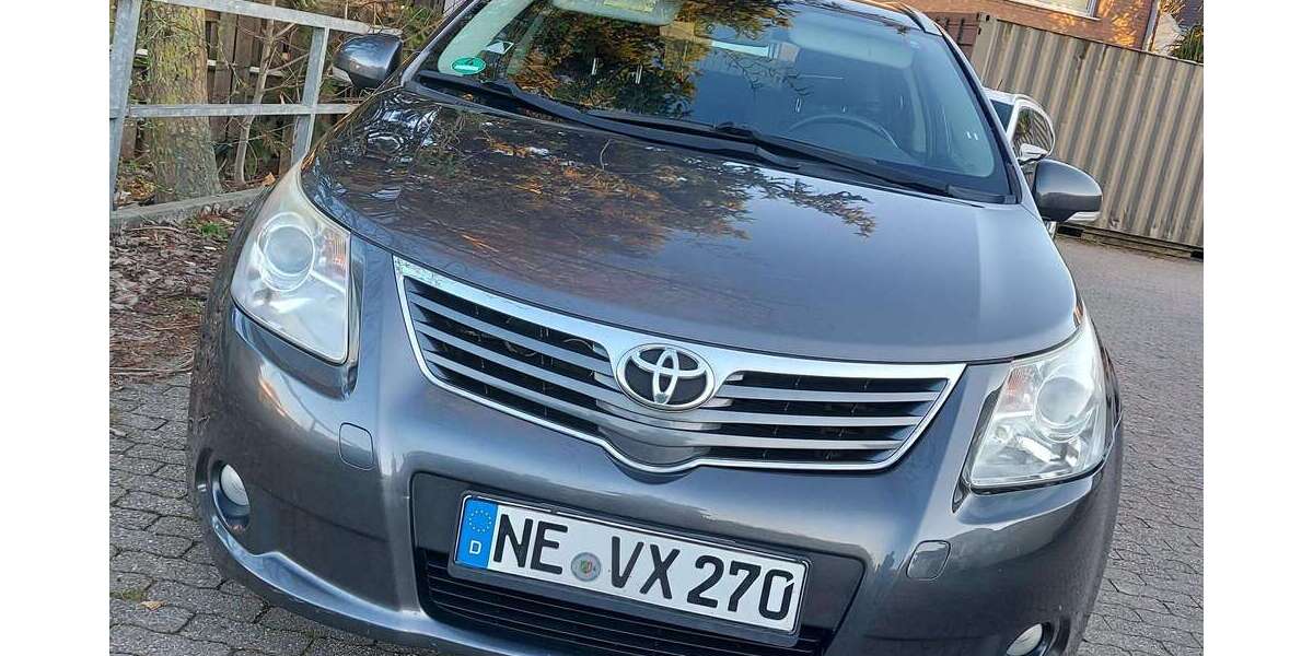 Toyota Avensis 276.300 km 4.400 &euro; Neuss 41469