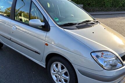 Renault Scenic 81.000 km 2.650 &euro; Ratingen 40885