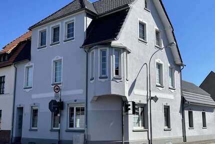 Haus Tönisvorst - 9 Zimmer, 300 m&sup2;, 555.000&euro; | Angebot:27628554