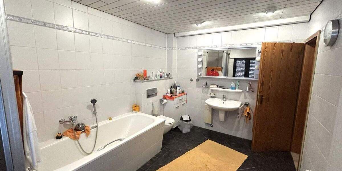 Doppelhaushälfte Duisburg Bergheim - 4 Zimmer, 130 m&sup2;, 419.000&euro; | Angebot:25686064